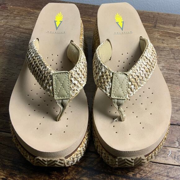 Volatile Women's Island Wedge Sandal size 7 - Picture 2 of 6